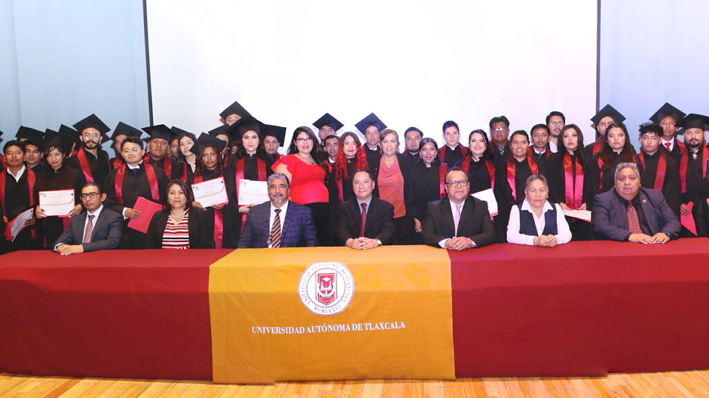 Se Gradúan En Uatx Profesionales De La Arquitectura