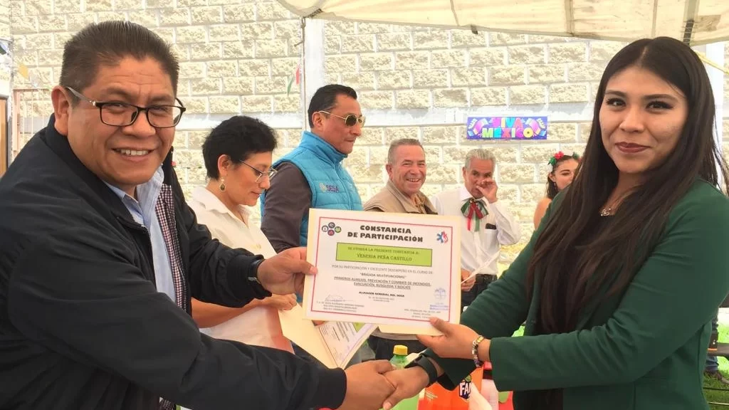 Reciben Certificados De Brigada Multifuncional En Almacén General Del Sector Salud