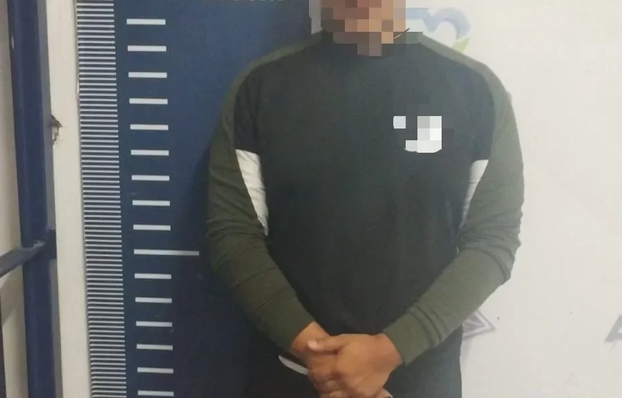 Policía Municipal de Apizaco recupera vehículo con reporte de robo y asegura a una persona
