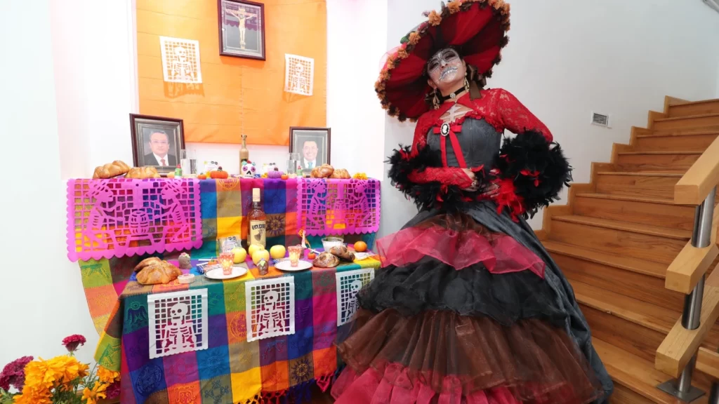 Invita gobierno del estado al primer concurso estatal de catrinas y catrines.