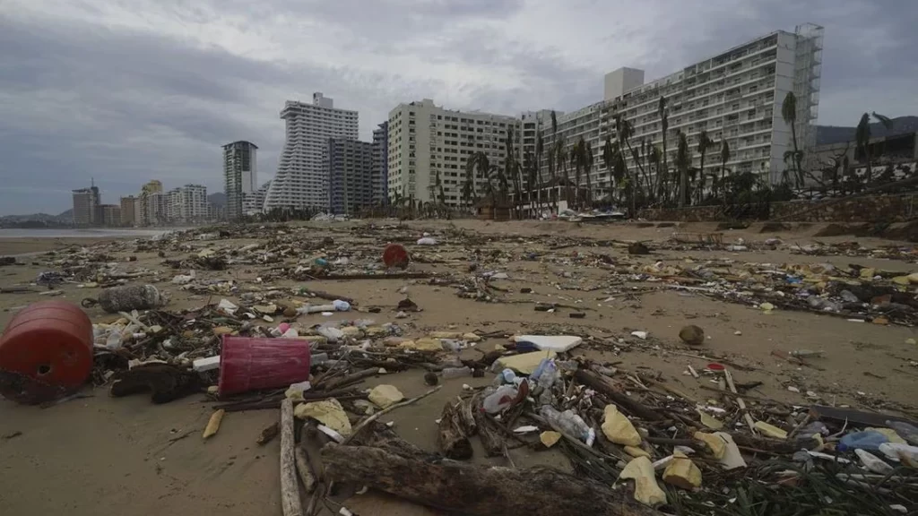 Huracán “Otis” afectó 80% de hoteles en Acapulco, reporta la gobernadora de Guerrero.