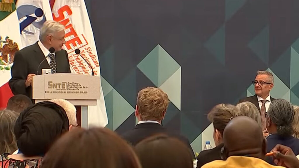 Andrés Manuel López Obrador y Oscar Flores Jiménez
