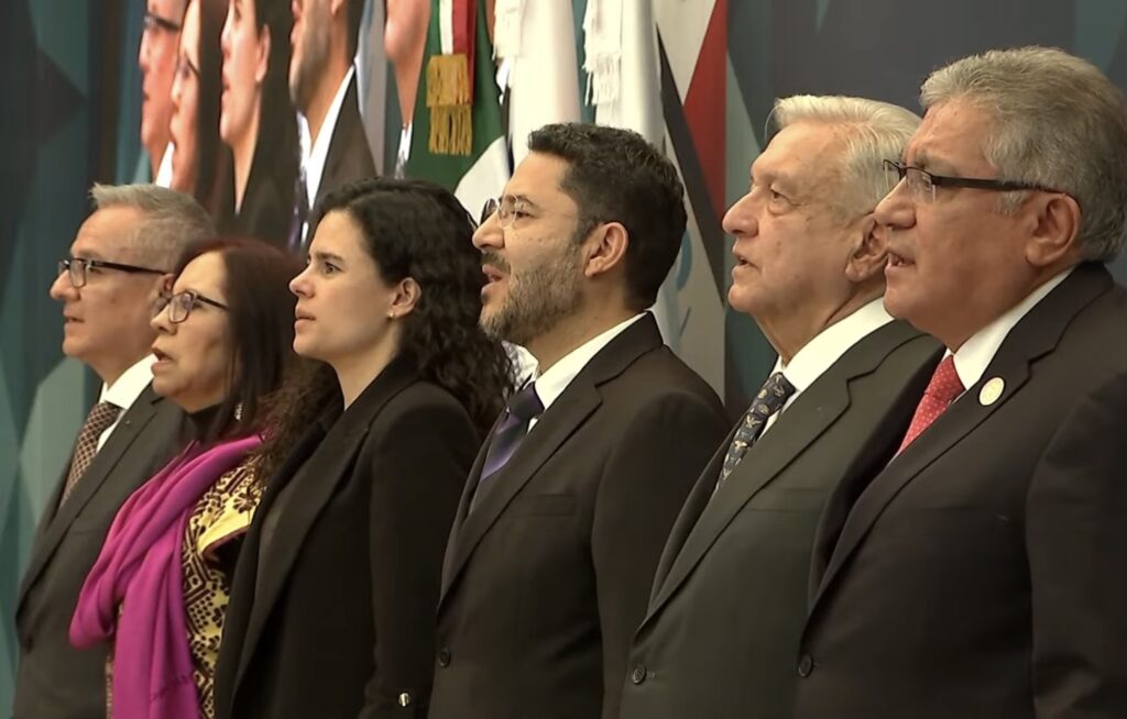 En la gráfica: Oscar Flores Jiménez, Leticia Ramírez Amaya, Luisa María Alcalde, Martí Batres, Andrés Manuel López Obrador y Alfonso Cepeda.