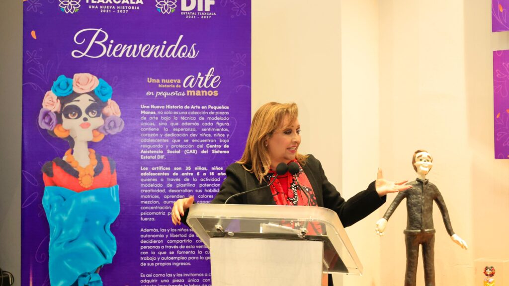 Concluye exposición “una nueva historia de arte en pequeñas manos” del cas