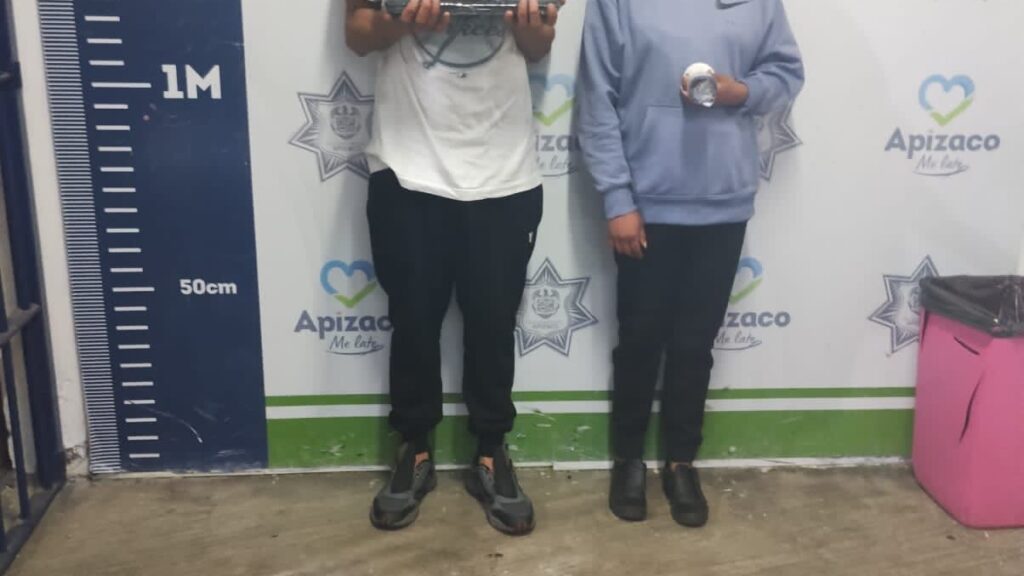 Asegura Policía de Apizaco a dos personas por robo a comercio