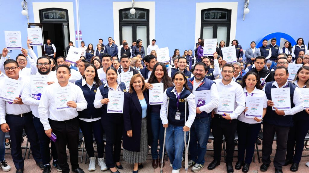 ENTREGÓ GOBERNADORA RECONOCIMIENTOS A BRIGADISTAS QUE APOYARON A DAMNIFICADOS POR HURACÁN OTIS