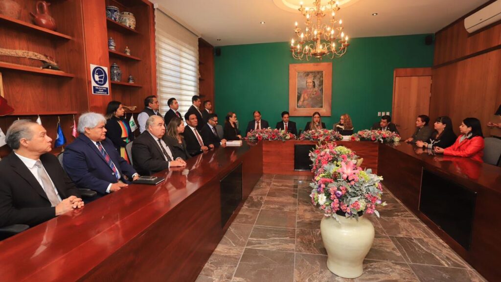 ENTREGÓ GOBIERNO DEL ESTADO PAQUETE ECONÓMICO 2024 AL CONGRESO LOCAL