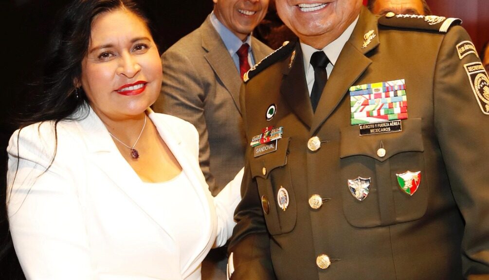 *Ana Lilia Rivera Conmemora el Bicentenario del Heroico Colegio Militar*