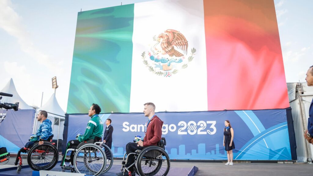 Leonardo Pérez suma un oro más a su brillante trayectoria; ganó los 400m en Santiago 2023