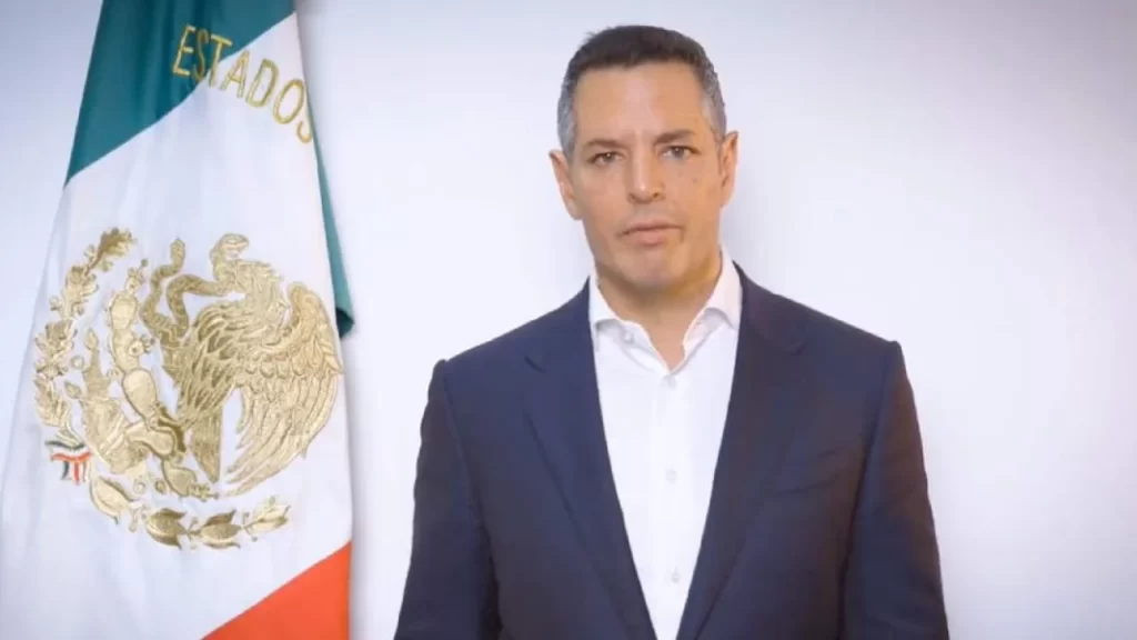 Anuncia Alejandro Murat su renuncia al PRI