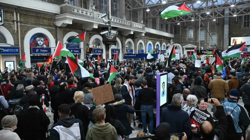 Marchan en el mundo para pedir un alto al fuego en Gaza
