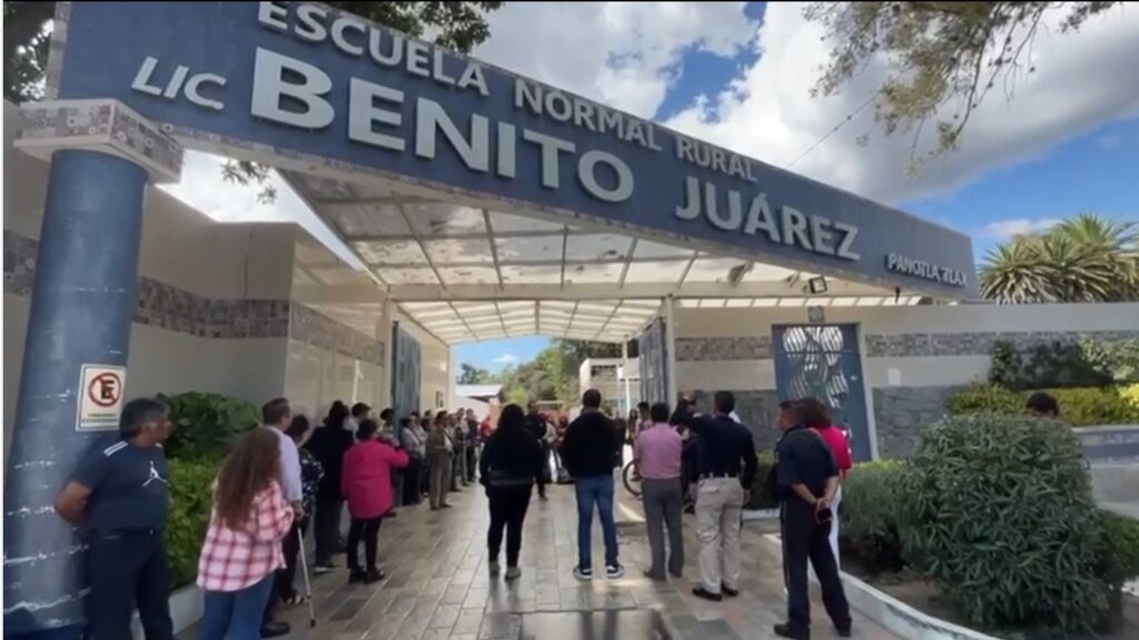 Denuncian casos de violencia en Normal de Panotla; acusan a alumnas de grados avanzados