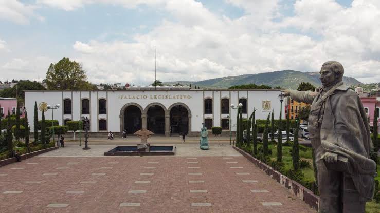 Reconoce el Congreso local a la locución como una profesión
