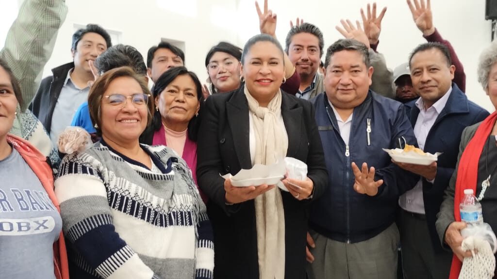 Senadora Ana Lilia Rivera y la Unidad Nacional de las Izquierdas toman protesta a Comites en defensa de la 4T en Tlaxcala