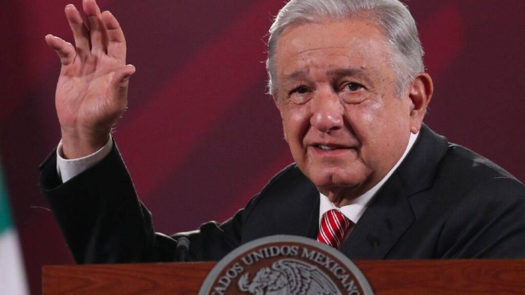 Quienes aspiren a un cargo de elección deberán tener vocación de servicio: AMLO