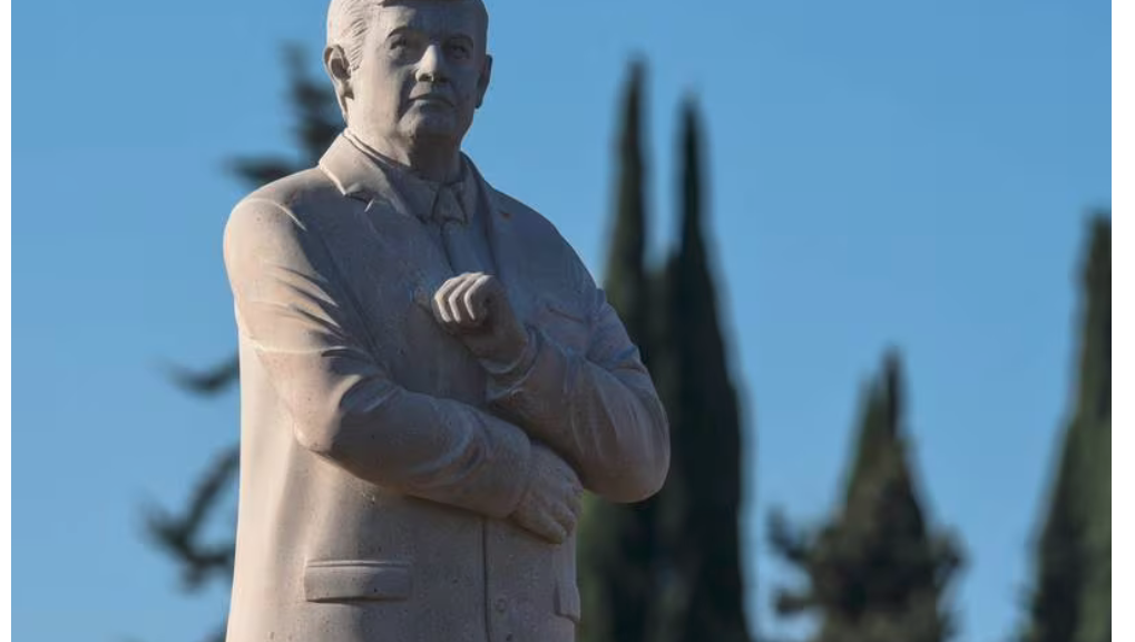 AMLO exige que no se le rindan homenajes cuando deje la presidencia