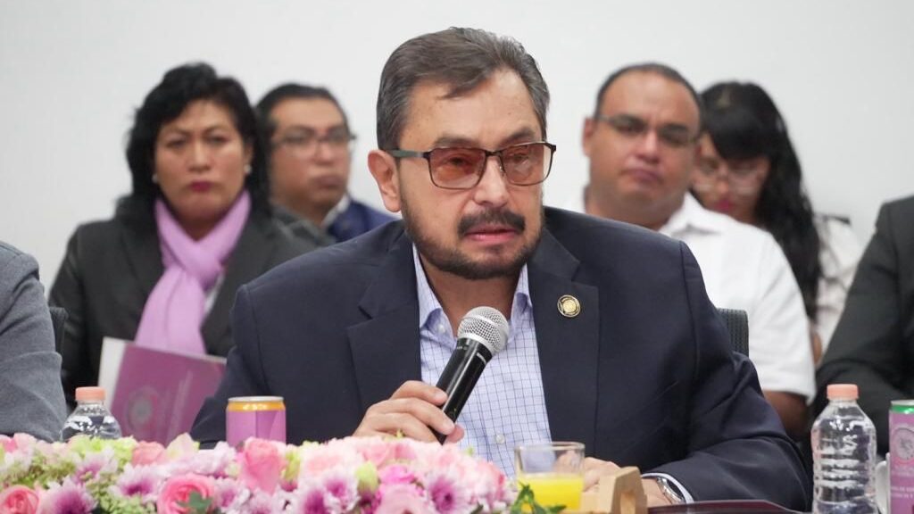 Cuestiona Pepe Temoltzin al Secretario de Educación sobre acciones contra corrupción, nepotismo y combate al bullying en el sistema educativo de Tlaxcala