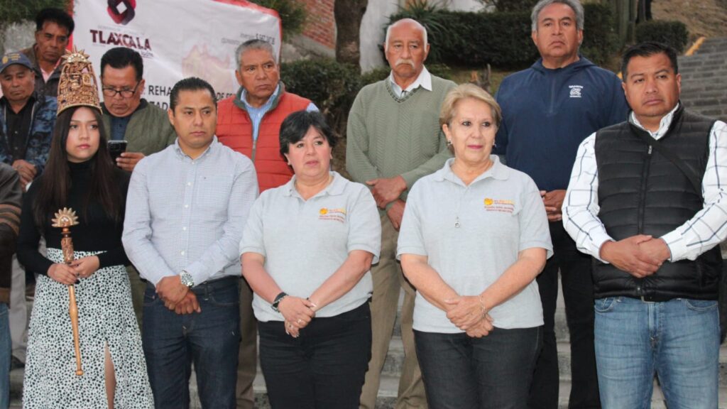 Entrega alcaldesa capitalina obra de rehabilitación de las escalinatas en Tizatlán