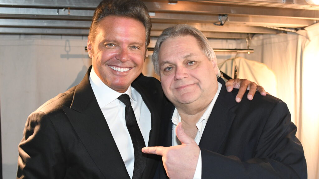 Este fue el gesto de Luis Miguel durante el funeral de Carlos Bremer