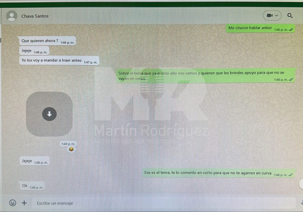 Esta es una de las conversaciones que miembros del cabildo de Huamantla sostienen, donde queda patente su prioridad por apoyar la reelección de Salvador Santos Cedillo, los negocios, los beneficios económicos que reciben, incluida la fuga de información del diputado Fabricio Mena Rodríguez.
