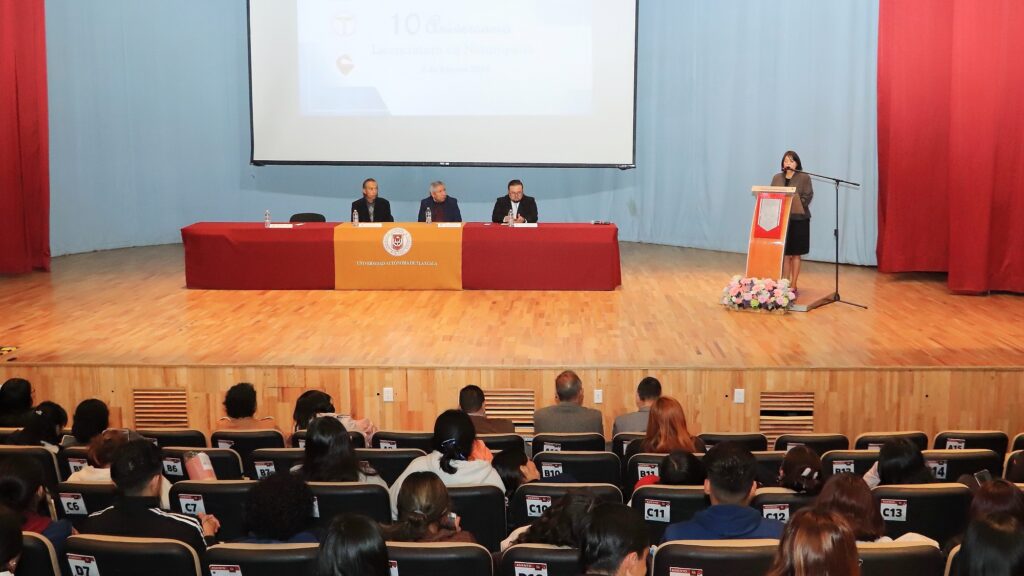 Celebró UATx décimo aniversario de Naturopatía