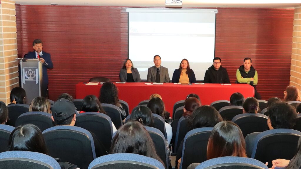 Egresaron estudiantes en Ciencias Políticas de la UATx