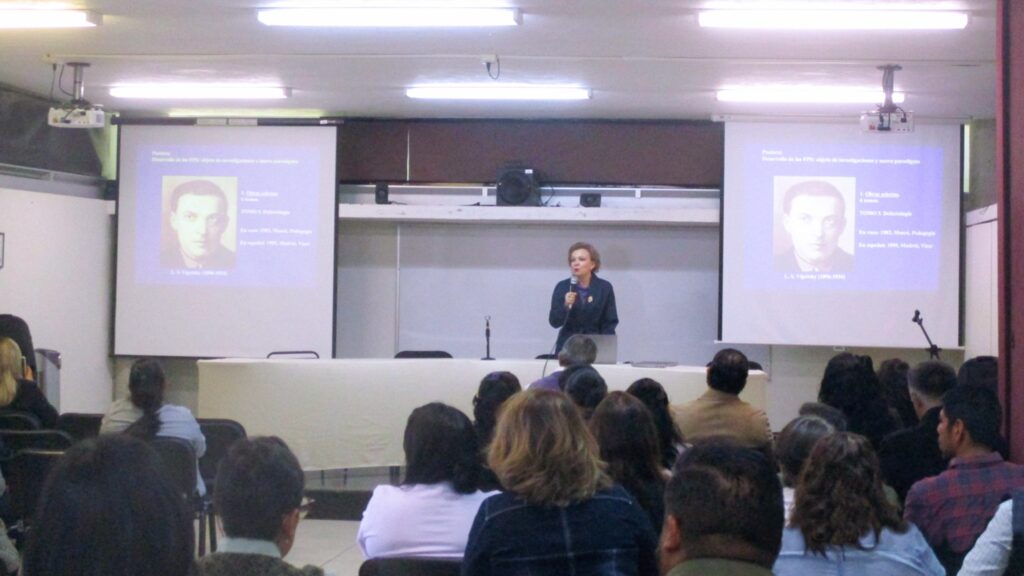 Contribuye UATx con docentes de educación especial de SEP