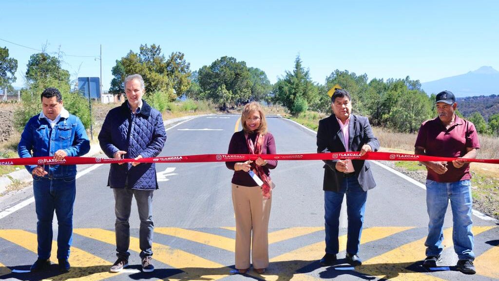 INAUGURÓ GOBERNADORA REHABILITACIÓN DE INFRAESTRUCTURA CARRETERA EN HUEYOTLIPAN