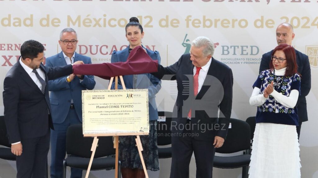 Inaugura AMLO Bachillerato Tecnológico de Educación y Promoción Deportiva en Tepito