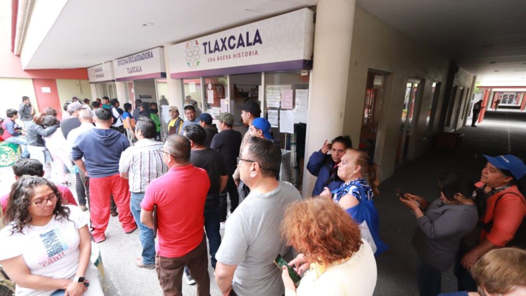 Por alta afluencia, amplían período para el canje de placas