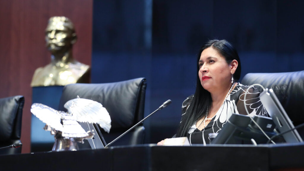 Minuto de silencio en memoria de Gisela Gaytán