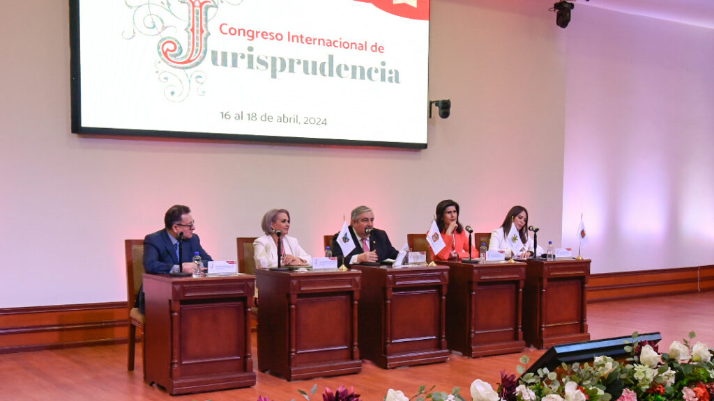 Plantea presidenta del TSJE fortalecer la jurisprudencia local