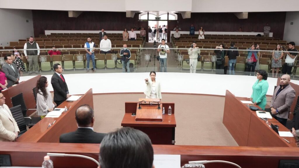 Rinde protesta Jacqueline España Capilla como nueva diputada local