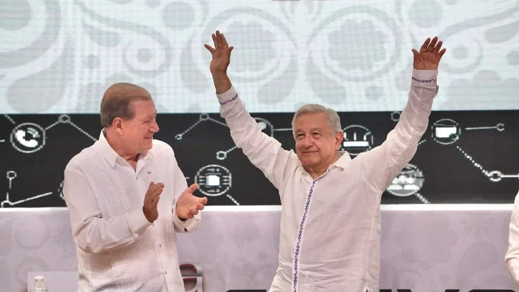 Banqueros agradecen a AMLO no haber cambiado las reglas