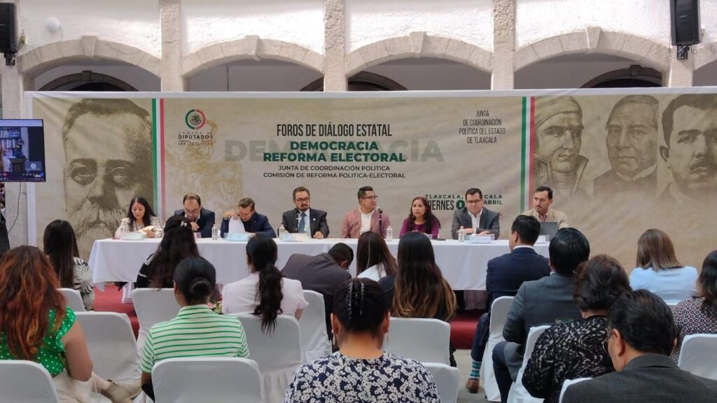 Analizan en Tlaxcala las iniciativas de AMLO en materia electoral