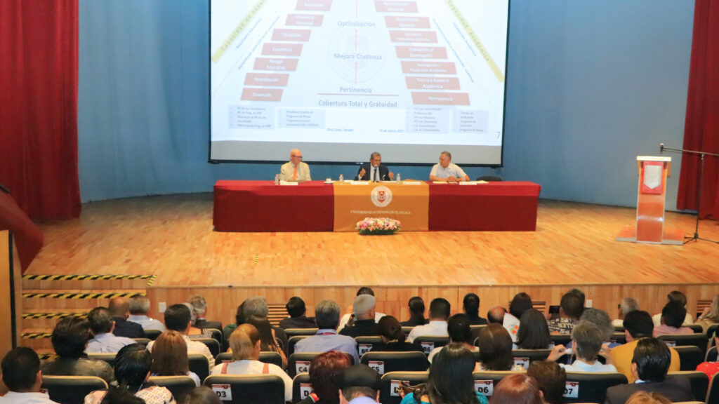 Inicia taller de mejora continua en la UATx