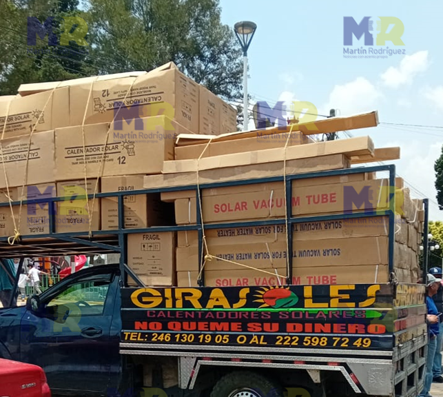 Cae presunto “mapache” electoral en Tetla; entregaba calentadores solares