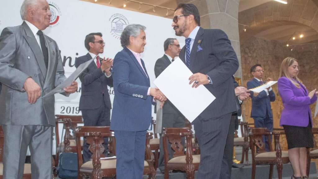 Recibe el diputado Pepe Temoltzin reconocimiento en el Senado por su labor legislativa
