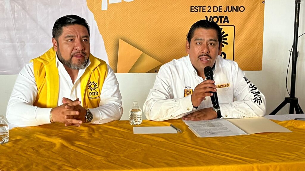 Alejandro Nezahualcóyotl Sandoval, denunció ataques en contra de su propaganda.