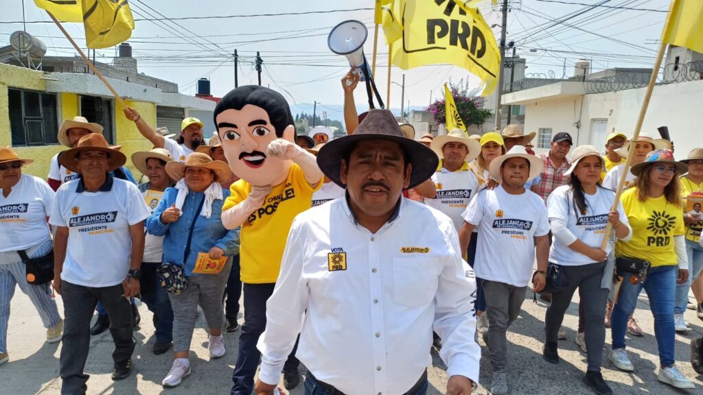 El candidato del PRD Alejandro Netzahualcóyotl Sandova ,obtiene apoyo tras recorrer más de la mitad del municipio