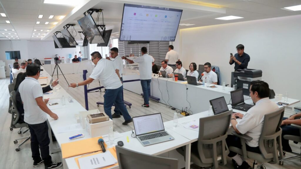 AUTORIDADES EDUCATIVAS REALIZARON RIFA POR EL DÍA DEL MAESTRO
