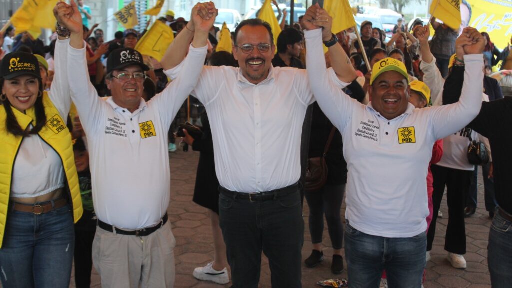   Juan Manuel Cambrón, candidato a diputado federal por la coalición PRD-PRI-PAN, sostuvo importantes reuniones en los municipios de La Magdalena Tlaltelulco y Papalotla.