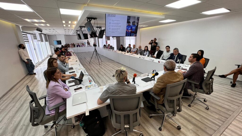 GOBIERNO, EMPRESARIOS Y FUNDACIÓN ROBOTIX SE UNEN PARA TRANSFORMAR LA EDUCACIÓN EN TLAXCALA