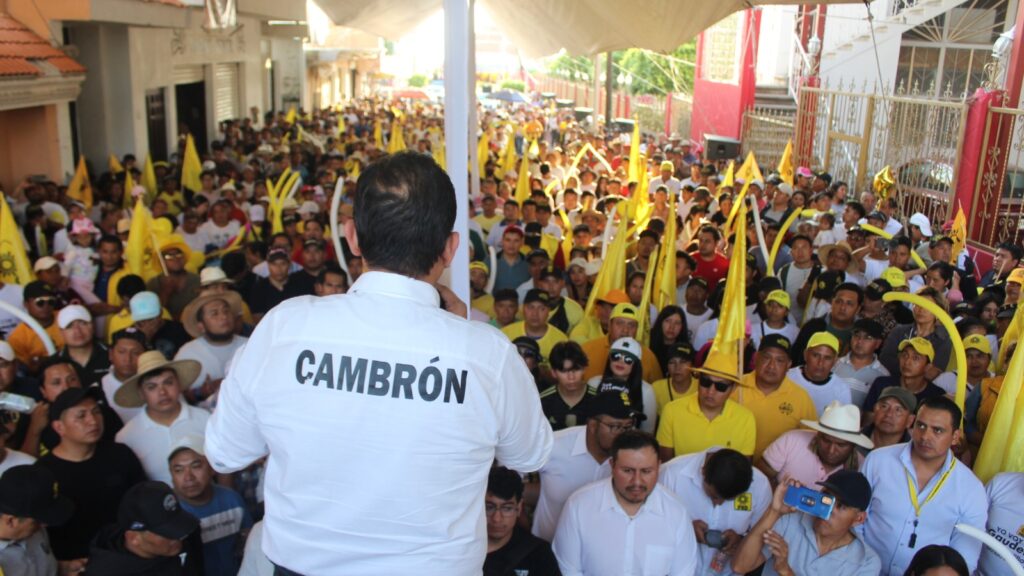 el candidato Juan Manuel Cambrón de la coalición PRD-PRI-PAN, asistió a los cierres de campaña de varios candidatos en el estado