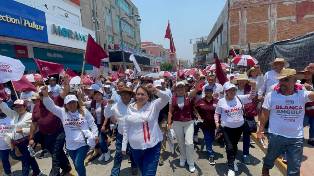 Escucha Blanca Angulo las inquietudes de los chiautempenses