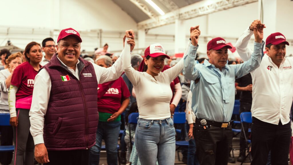 RECONOCE ALEJANDRO AGUILAR LA IMPORTANCIA DE LAS MUJERES EN EL NÚCLEO FAMILIAR