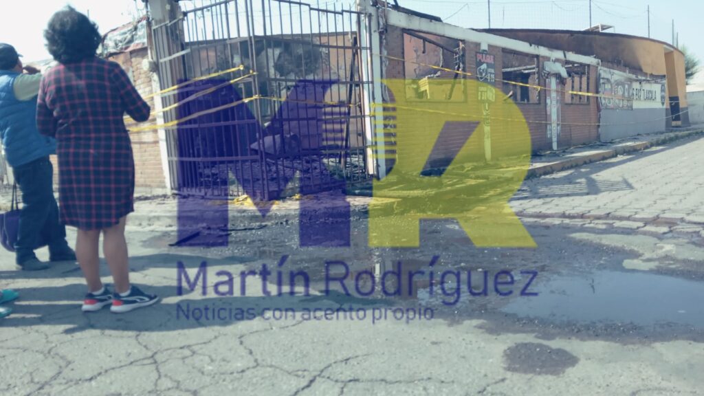 Incendio consume bar en Apizaco