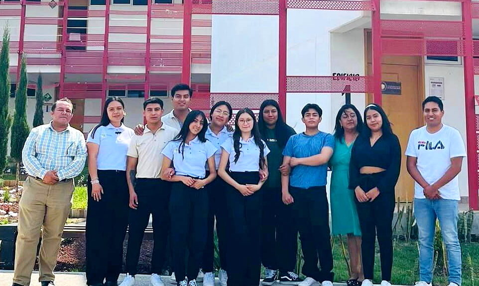 Obtienen estudiantes de la UATx primeros lugares en expo emprendedora ANFECA