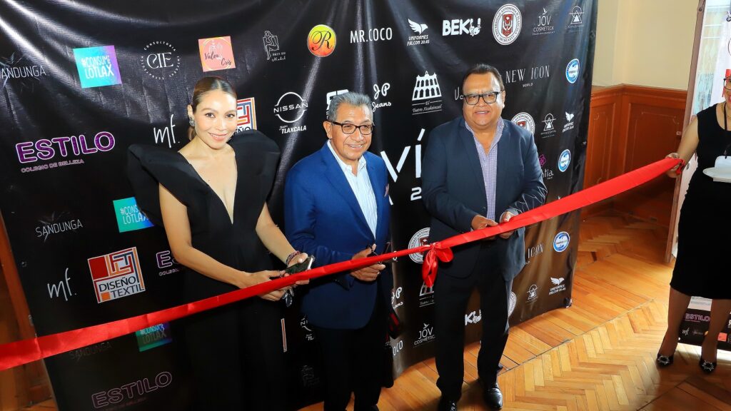 Desbordan talento estudiantes de diseño textil de la UATx