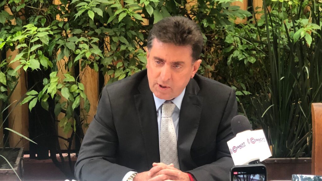 Marcos del Rosario Haget, presiente del Clúster Automotriz en Tlaxcala, ofreció una rueda de prensa para respaldar al gobierno del estado y desestimar la exigencia de los operadores de plataformas que piden mayor seguridad